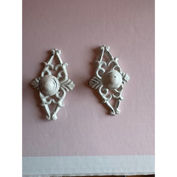 Set Of 2 Of White Wash Vintage Style Knobs french Style Shabby Chic pull - Picture 8 of 9